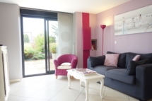 Un salon à la décoration soignée